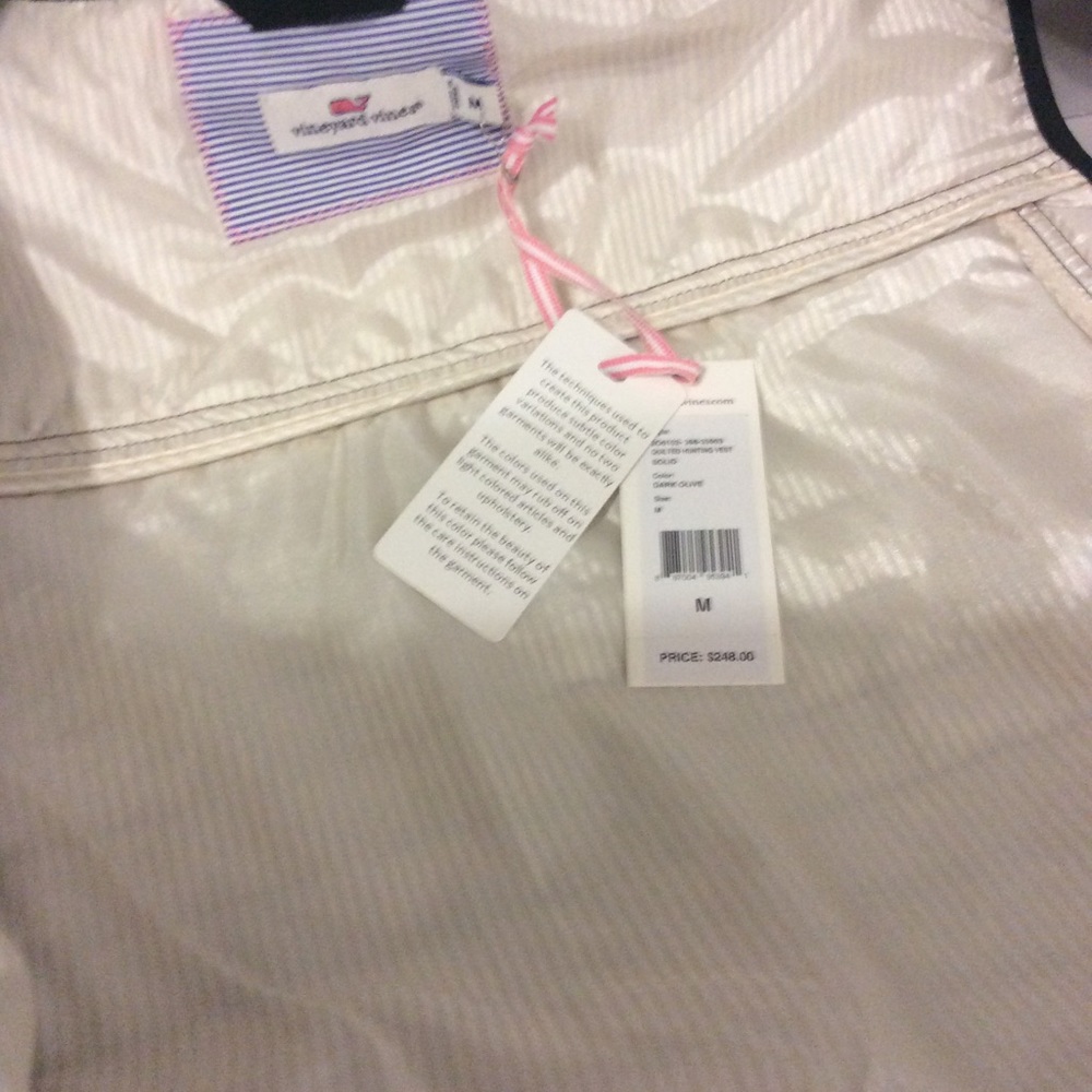 Vineyard Vines hunter vest Rare in olive - Picture 5 of 8